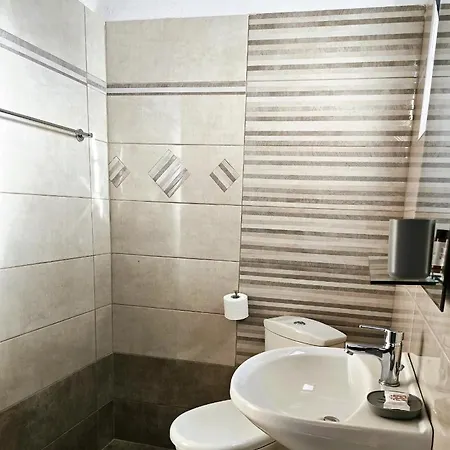 Hotel Babis & Popi And Frangocastelo